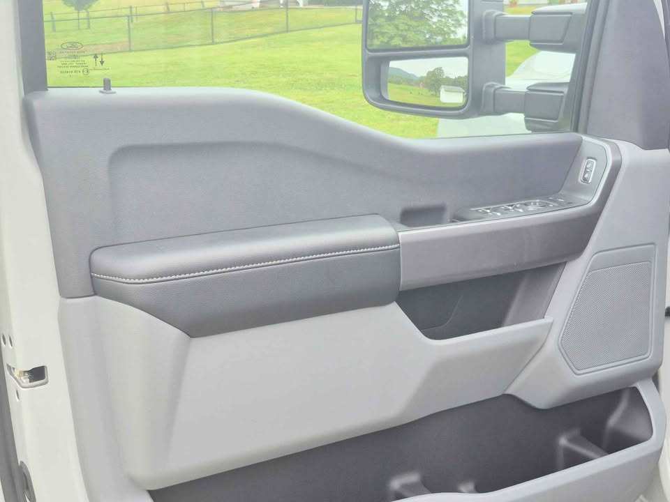 Used 2025 Ford F350 XLT w/ 360-Degree Camera Package AWD/4WD image 12