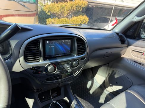 Used 2001 Toyota Sequoia Limited image 20