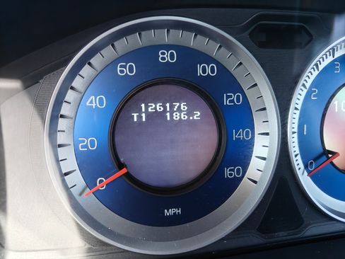 Used 2013 Volvo S60 T6 R-Design Platinum image 6