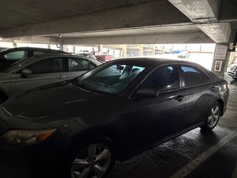 Used 2011 Toyota Camry SE w/ SE Extra-Value Pkg #1 image 7