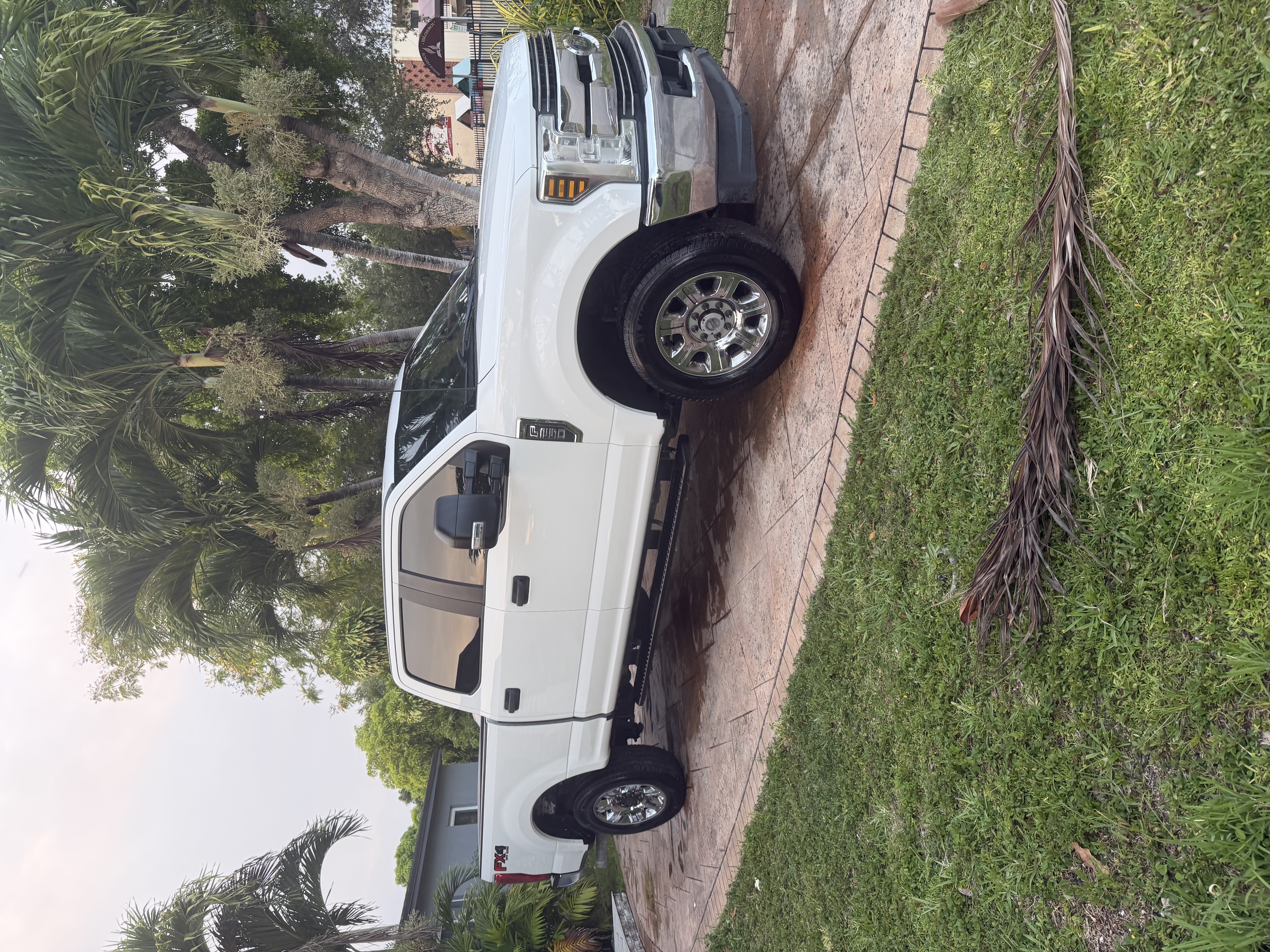 Used 2018 Ford F250 XL w/ Power Equipment Group AWD/4WD image 2