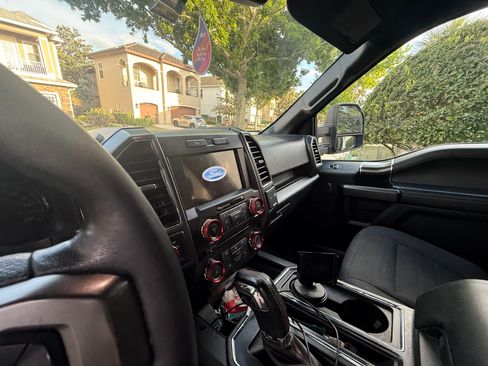 Used 2018 Ford F150 XLT w/ Equipment Group 302A Luxury image 10