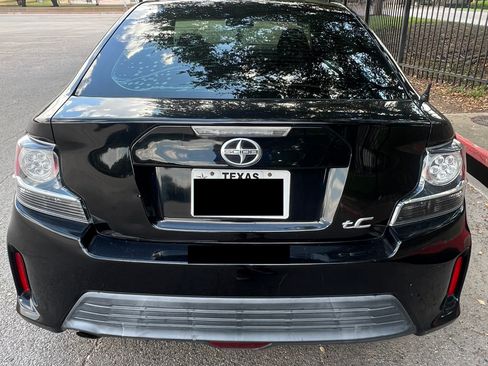 Used 2014 Scion tC FWD image 9