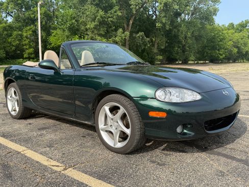 Used 2003 MAZDA MX-5 Miata LS RWD image 4