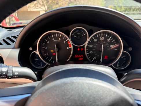 Used 2011 MAZDA MX-5 Miata Grand Touring w/ Premium Pkg RWD image 17