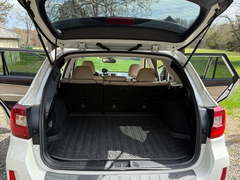 Used 2016 Subaru Outback 3.6R Limited image 4