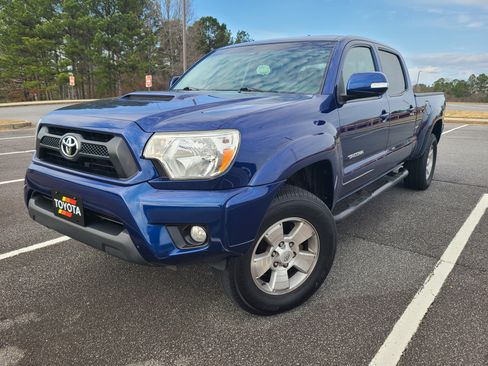 Used 2015 Toyota Tacoma PreRunner w/ TRD Sport Package image 8