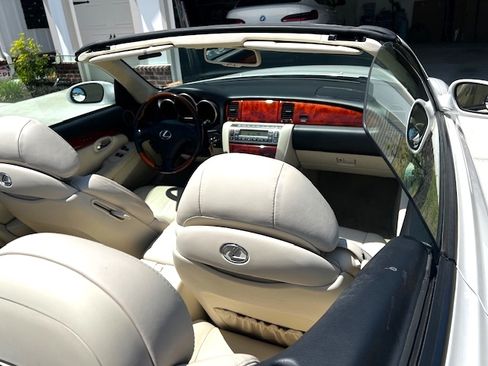 Used 2008 Lexus SC 430 Convertible image 4