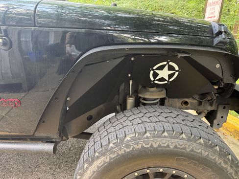 Used 2011 Jeep Wrangler Unlimited Sport AWD/4WD image 2