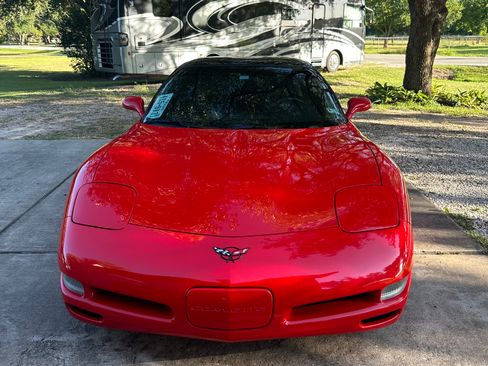 Used 2004 Chevrolet Corvette Coupe RWD image 6