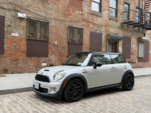 Used 2013 MINI Cooper S image 5