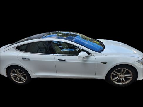 Used 2013 Tesla Model S image 17
