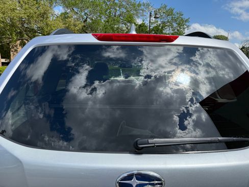 Used 2016 Subaru Forester 2.5i Premium w/ All-Weather Package image 12