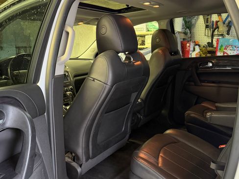 Used 2016 Buick Enclave Leather image 4