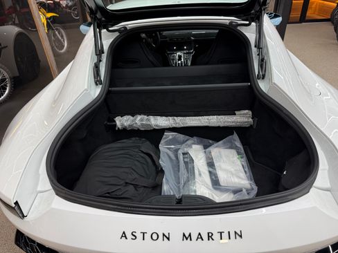 Used 2025 Aston Martin V8 Vantage Coupe RWD image 11