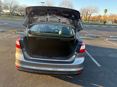 Used 2014 Ford Focus SE image 11