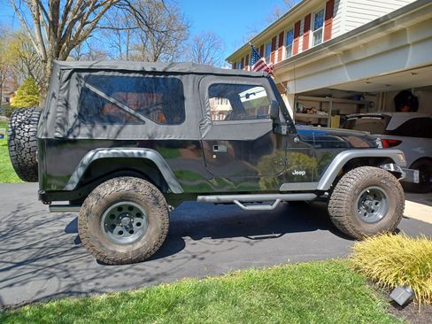 Used 2004 Jeep Wrangler 4WD image 8
