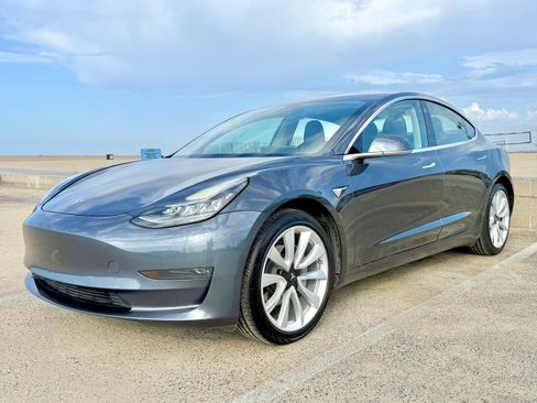 Used 2017 Tesla Model 3 Long Range RWD image 10