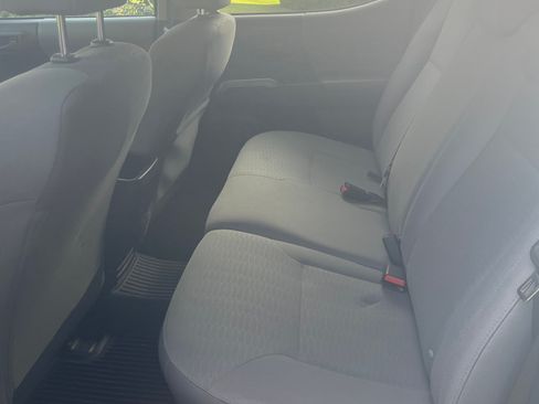 Used 2018 Toyota Tacoma SR5 RWD image 5