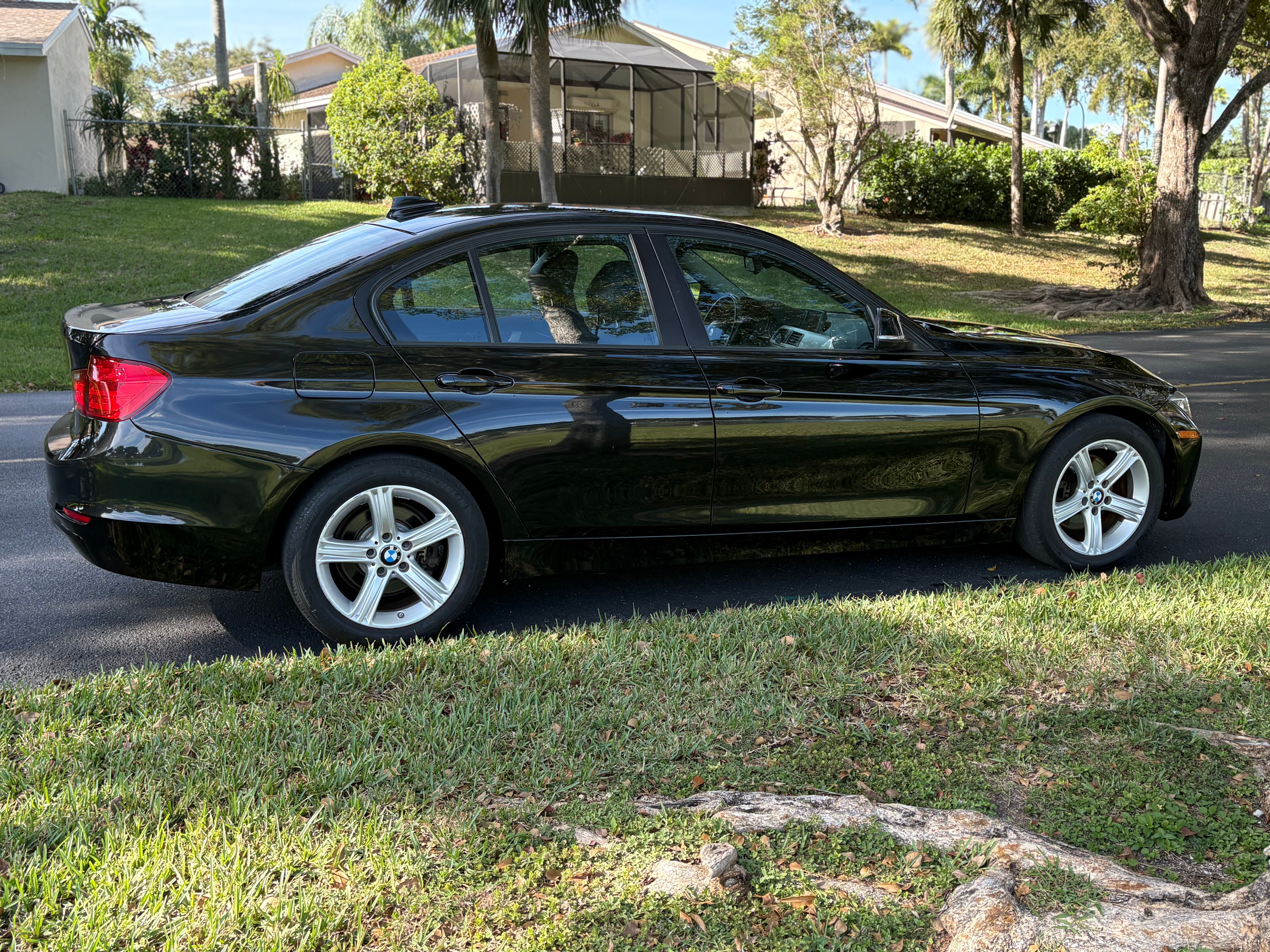 Used 2014 BMW 320i Sedan RWD image 6