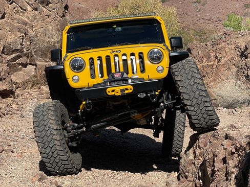 Used 2015 Jeep Wrangler Unlimited Sport w/ Quick Order Package 24S AWD/4WD image 4
