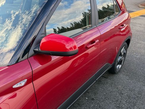 Used 2021 Hyundai Venue SEL image 8