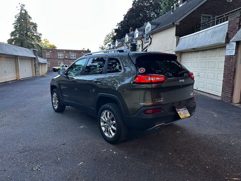 Used 2014 Jeep Cherokee Limited w/ Trailer Tow Group AWD/4WD image 5
