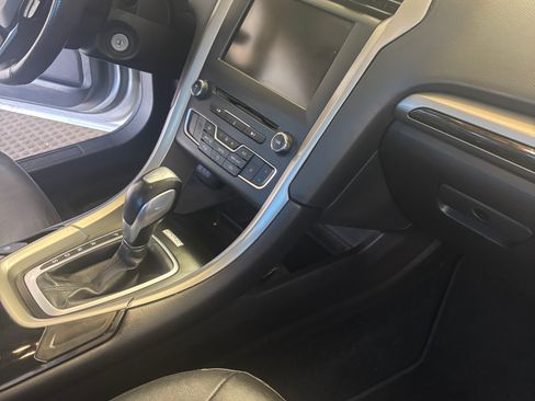 Used 2016 Ford Fusion SE w/ Equipment Group 202A image 12