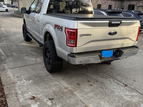 Used 2016 Ford F150 XLT w/ Equipment Group 302A Luxury image 4