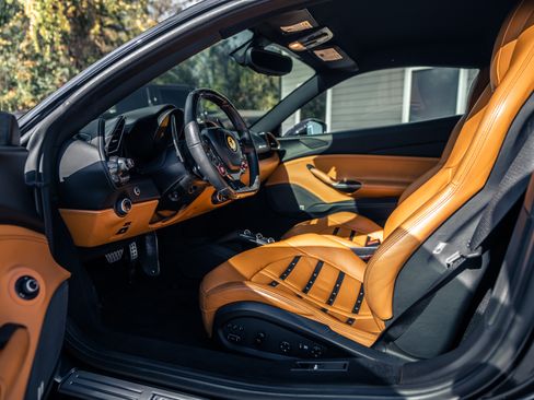 Used 2016 Ferrari 488 GTB image 13