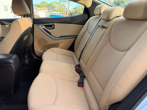 Used 2013 Hyundai Elantra GLS w/ Preferred Pkg image 12