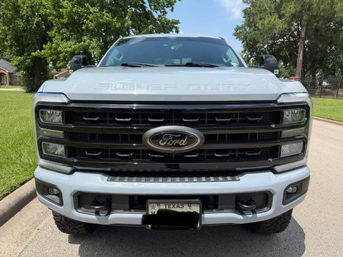 Used 2024 Ford F250 Lariat w/ Tremor Off-Road Package AWD/4WD image 4