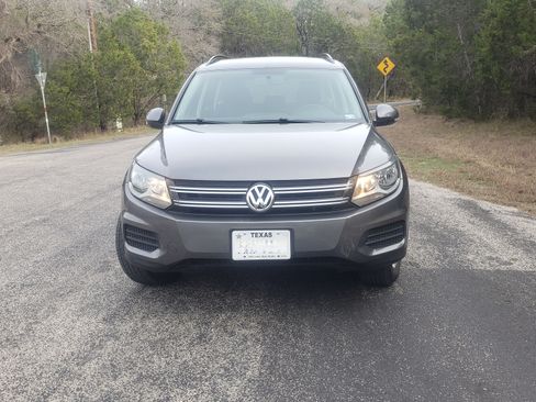 Used 2015 Volkswagen Tiguan S image 12