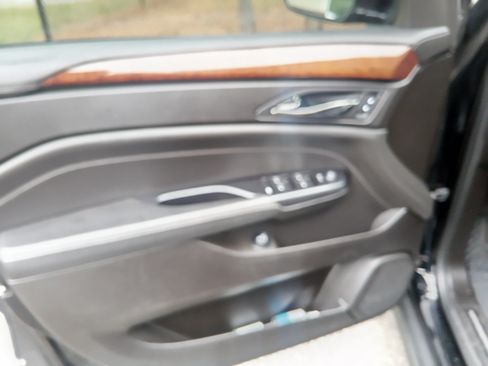 Used 2015 Cadillac SRX Luxury image 6