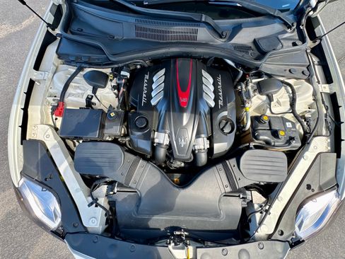 Used 2014 Maserati Quattroporte GTS RWD image 12