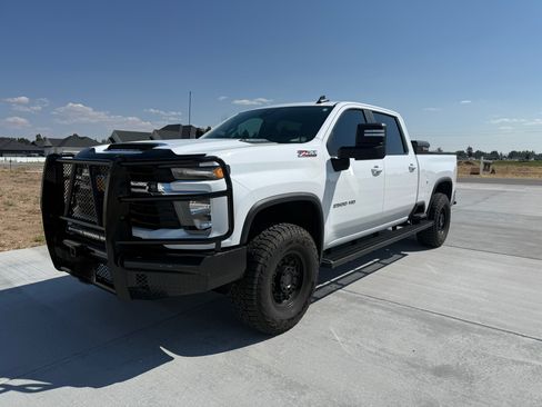 Used 2024 Chevrolet Silverado 2500 LT w/ Convenience Package image 1