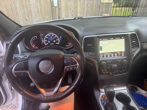 Used 2018 Jeep Grand Cherokee High Altitude AWD/4WD image 10