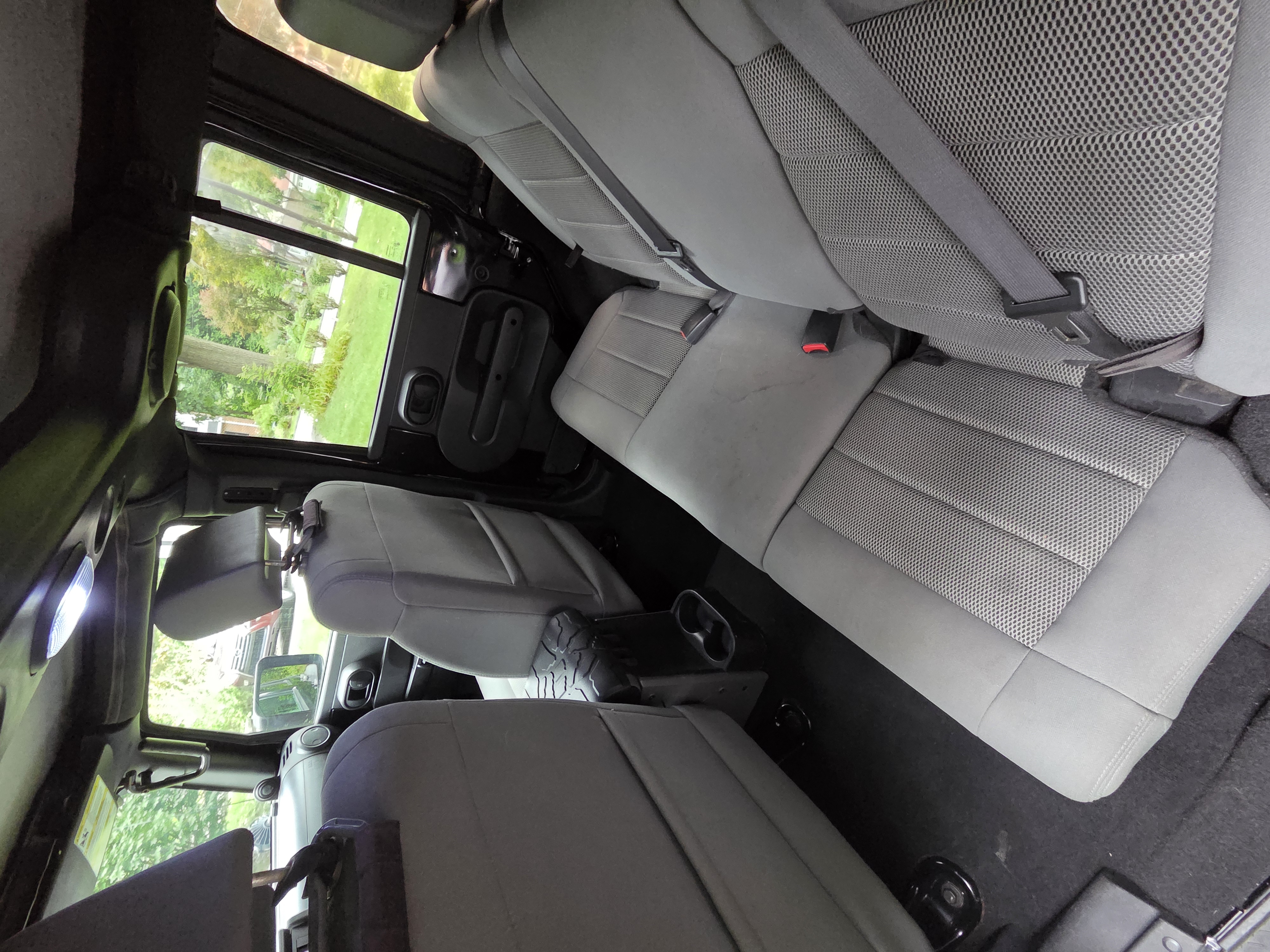 Used 2009 Jeep Wrangler Unlimited Rubicon w/ Dual Top Group AWD/4WD image 12