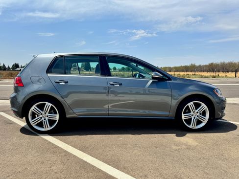 Used 2017 Volkswagen Golf Wolfsburg Edition FWD image 10