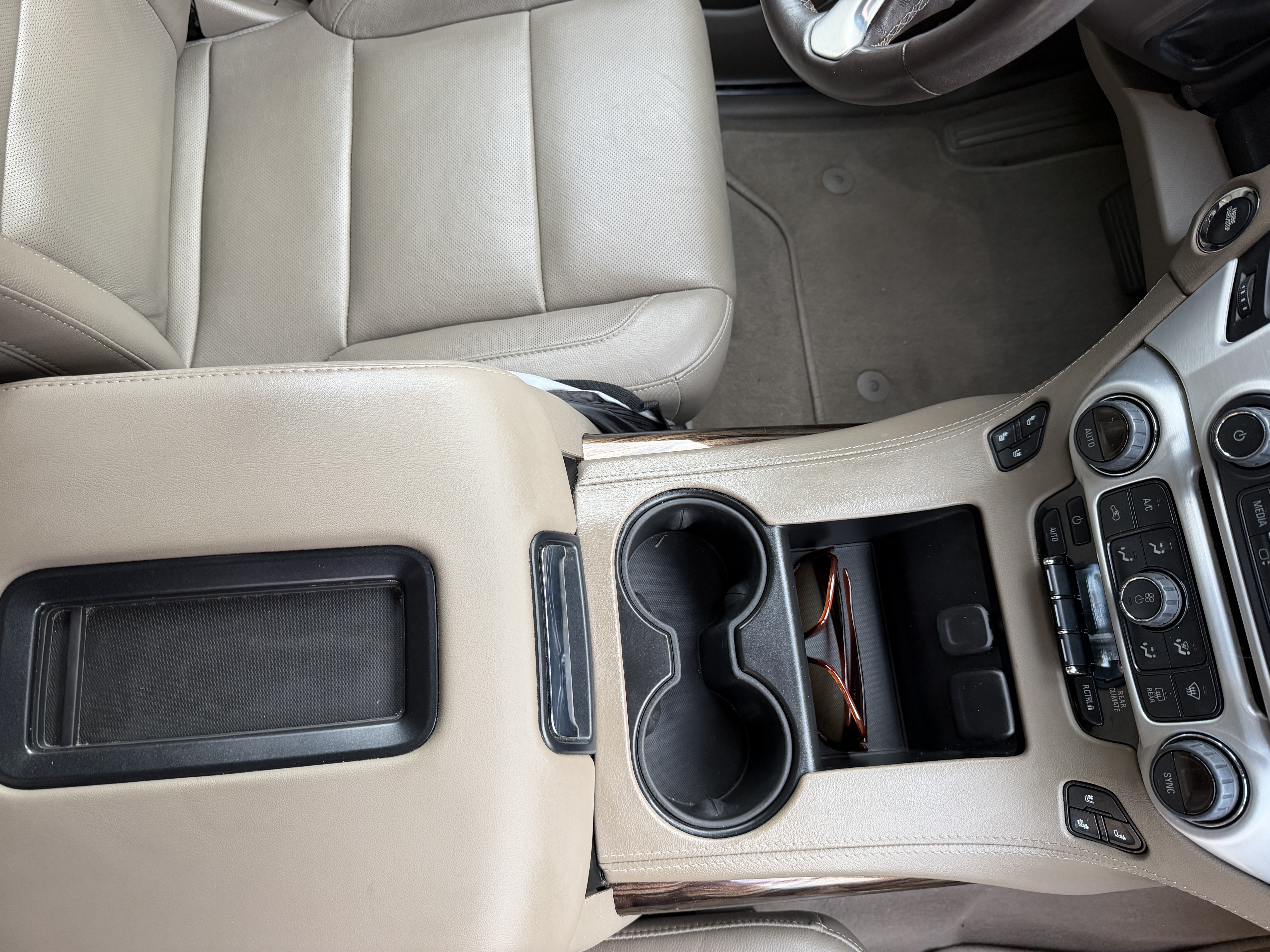 Used 2020 GMC Yukon SLT w/ Premium Edition RWD image 30