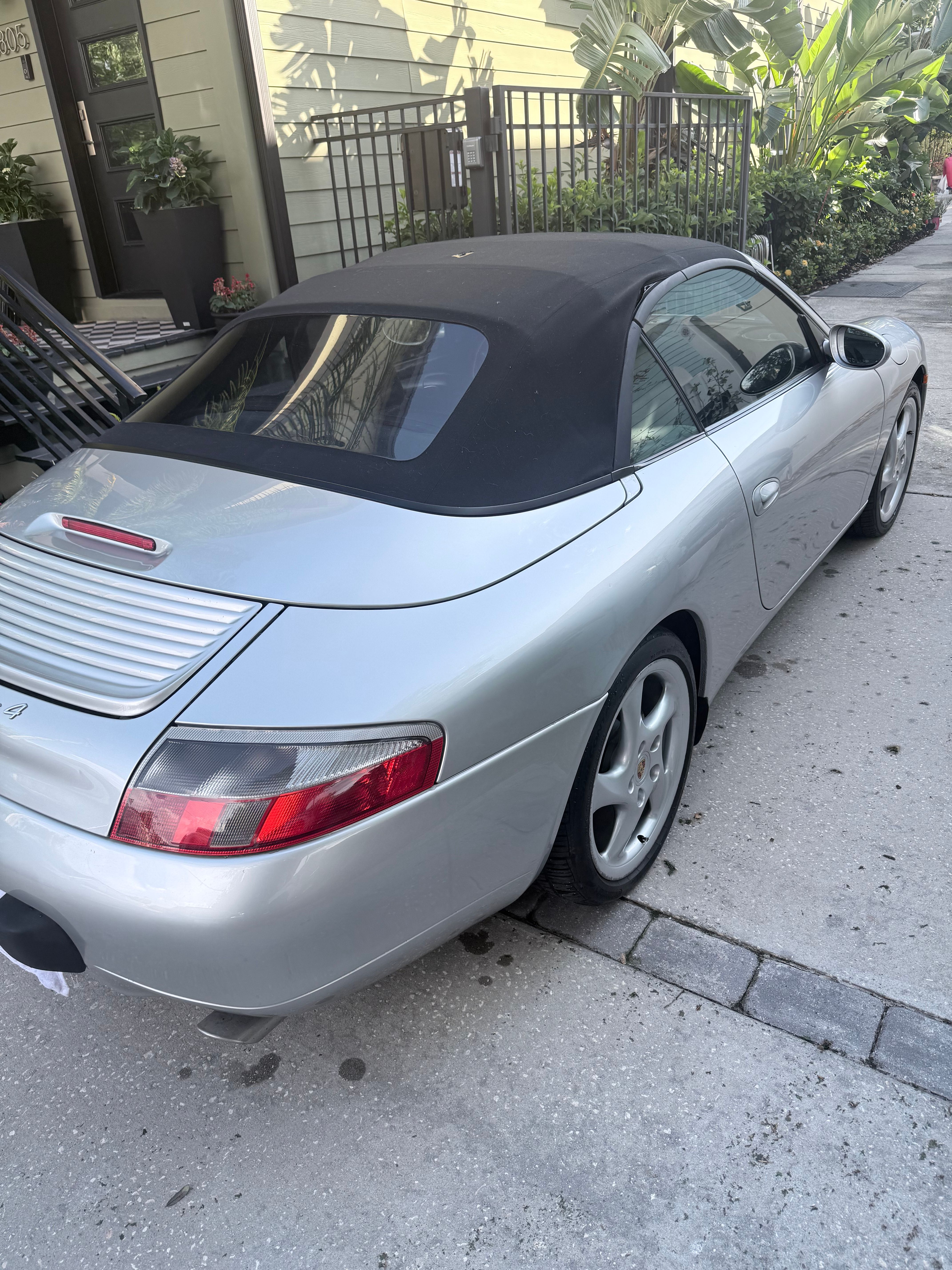 Used 2000 Porsche 911 Cabriolet image 4