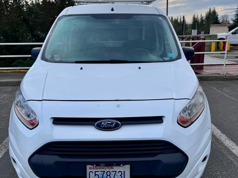 Used 2017 Ford Transit Connect XLT image 4