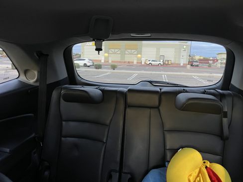 Used 2020 Honda Pilot Touring image 24