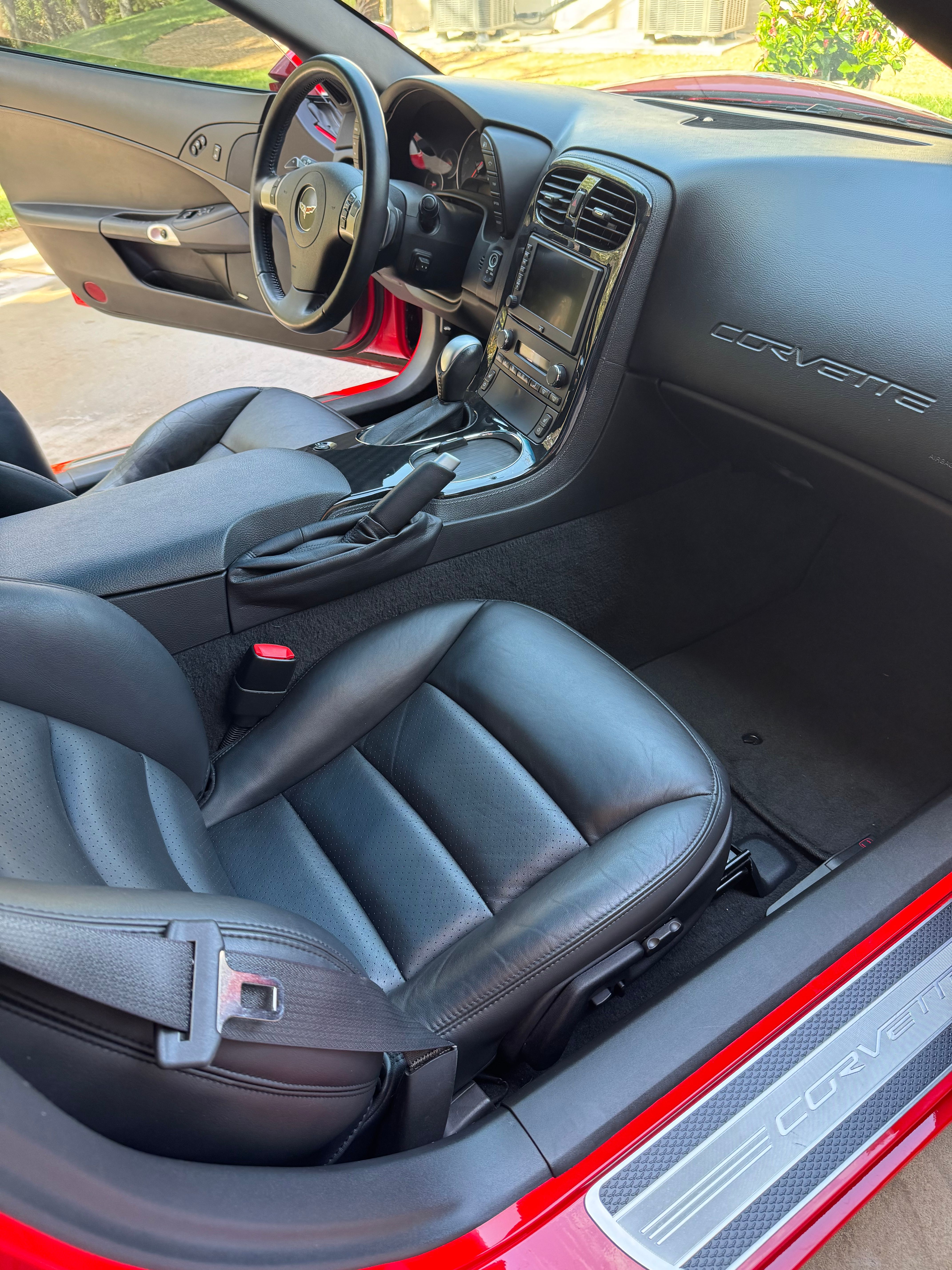 Used 2011 Chevrolet Corvette Grand Sport w/ Preferred Equipment Group RWD image 17