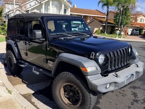 Used 2018 Jeep Wrangler Unlimited Sport S image 4