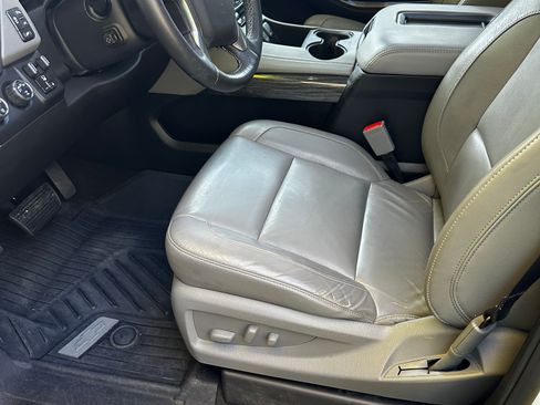 Used 2018 Chevrolet Tahoe LT w/ LT Signature Package image 12