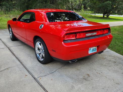 Used 2009 Dodge Challenger R/T image 2