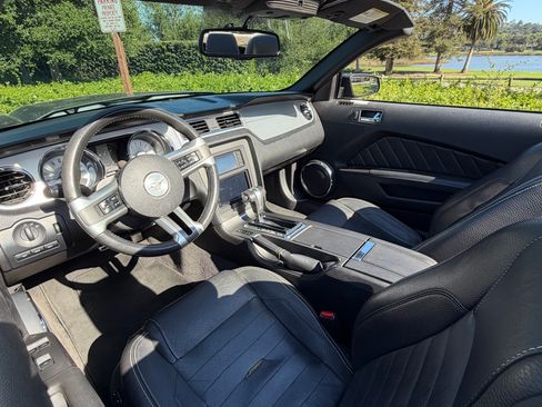 Used 2011 Ford Mustang Premium w/ 201A Rapid Spec Order Code RWD image 5