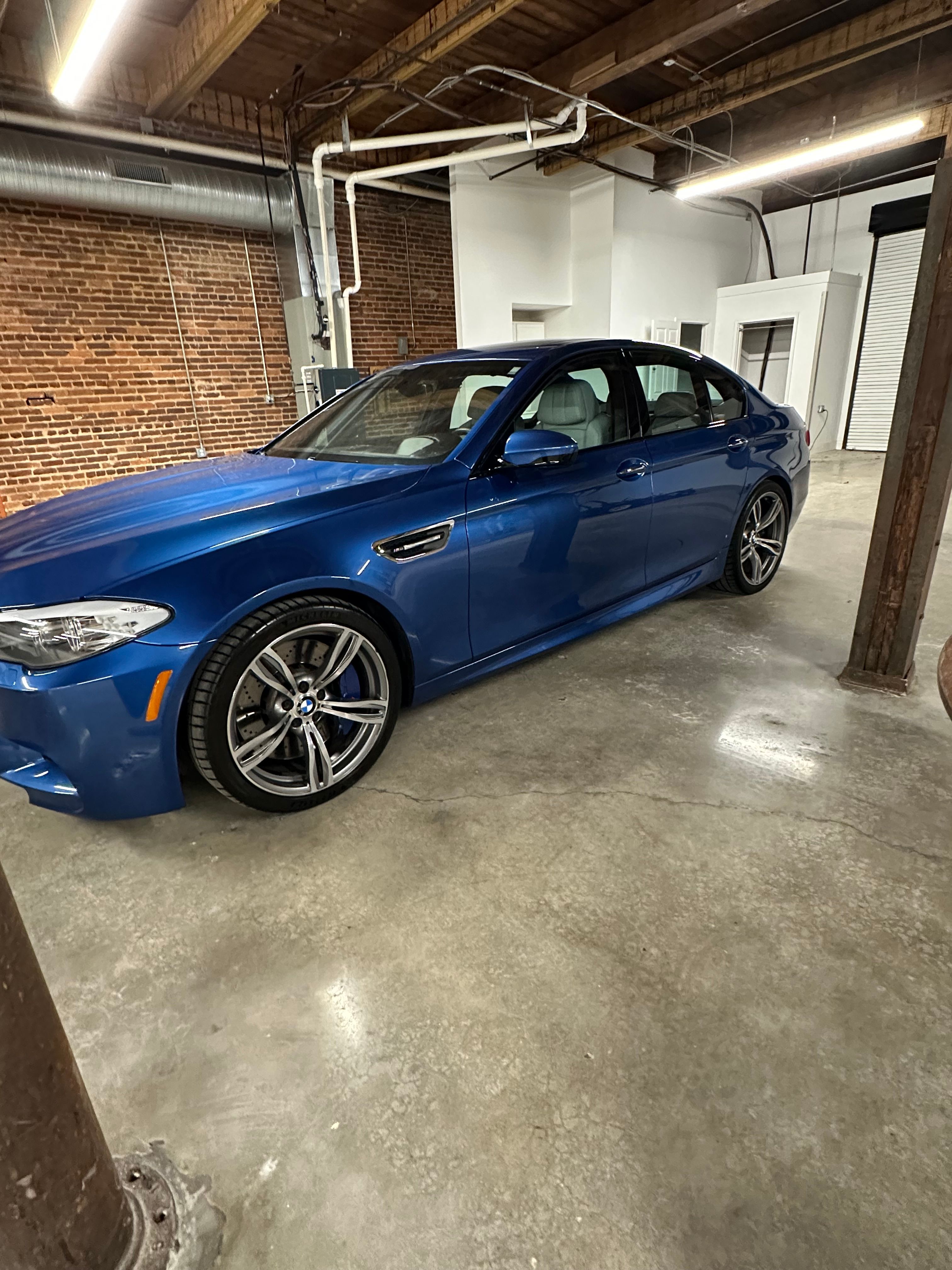 Used 2013 BMW M5 RWD image 8