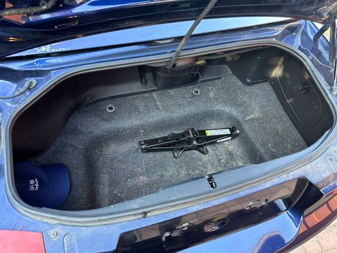 Used 2011 MAZDA MX-5 Miata Grand Touring w/ Premium Pkg image 17